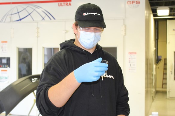 Student in the Auto Body program at CTE